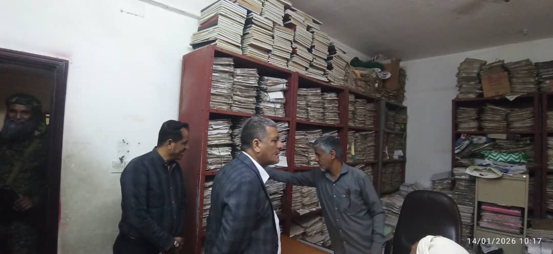 رئيس محكمة استئناف عدن يتفقد سير العمل القضائي بمحكمة الشيخ عثمان الابتدائية رئيس محكمة استئناف عدن يتفقد سير العمل القضائي بمحكمة الشيخ عثمان الابتدائية